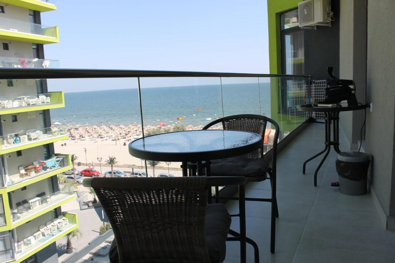On Beach-Mamaia Residence Năvodari Exteriör bild