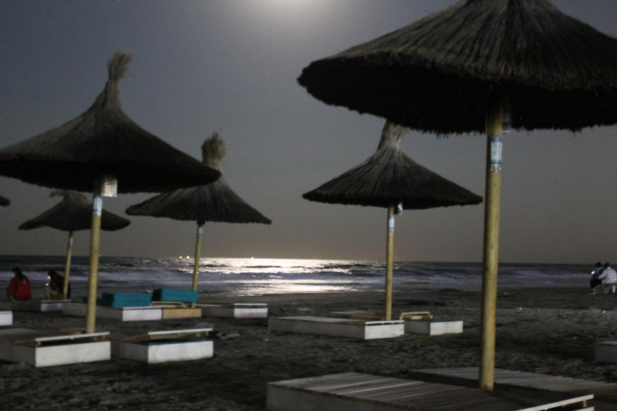 On Beach-Mamaia Residence Năvodari Exteriör bild