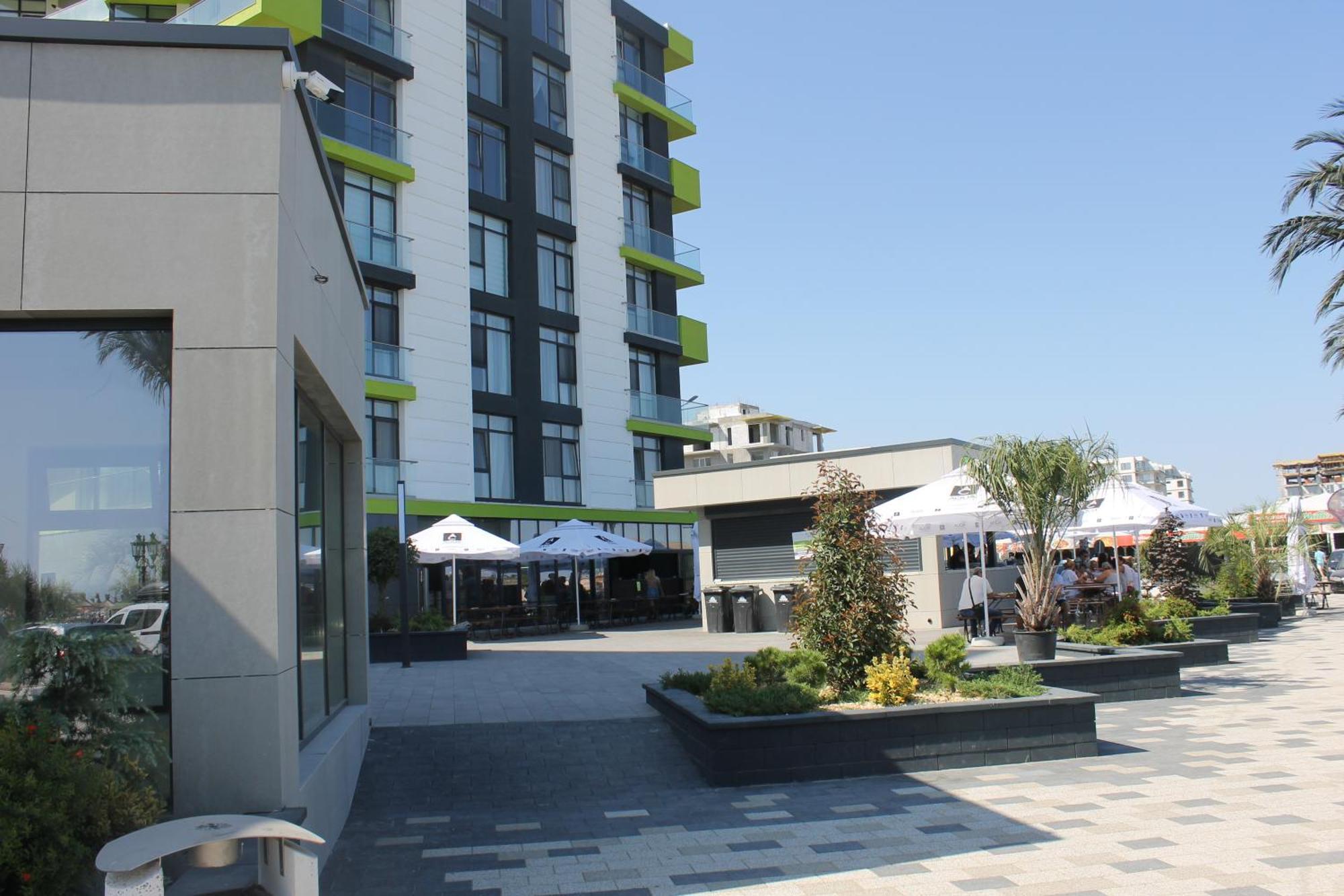 On Beach-Mamaia Residence Năvodari Exteriör bild