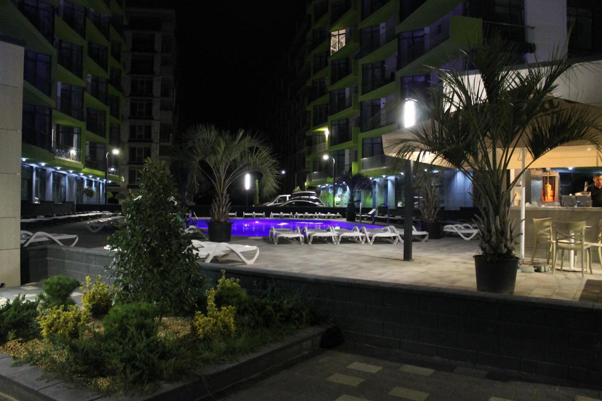 On Beach-Mamaia Residence Năvodari Exteriör bild