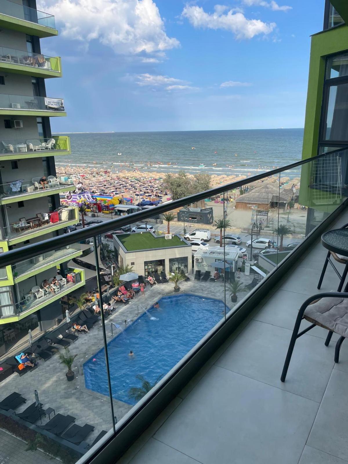 On Beach-Mamaia Residence Năvodari Exteriör bild