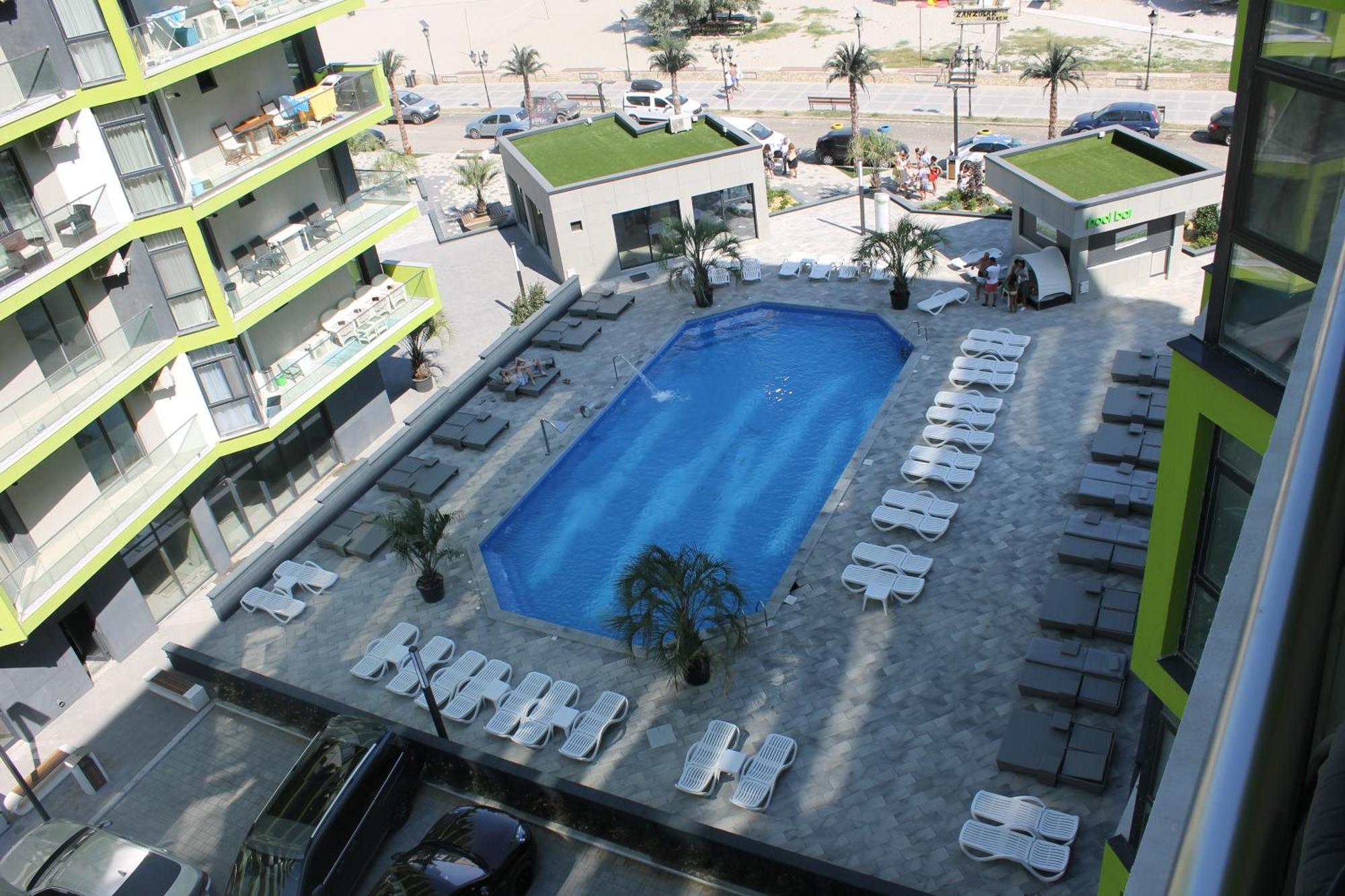 On Beach-Mamaia Residence Năvodari Exteriör bild
