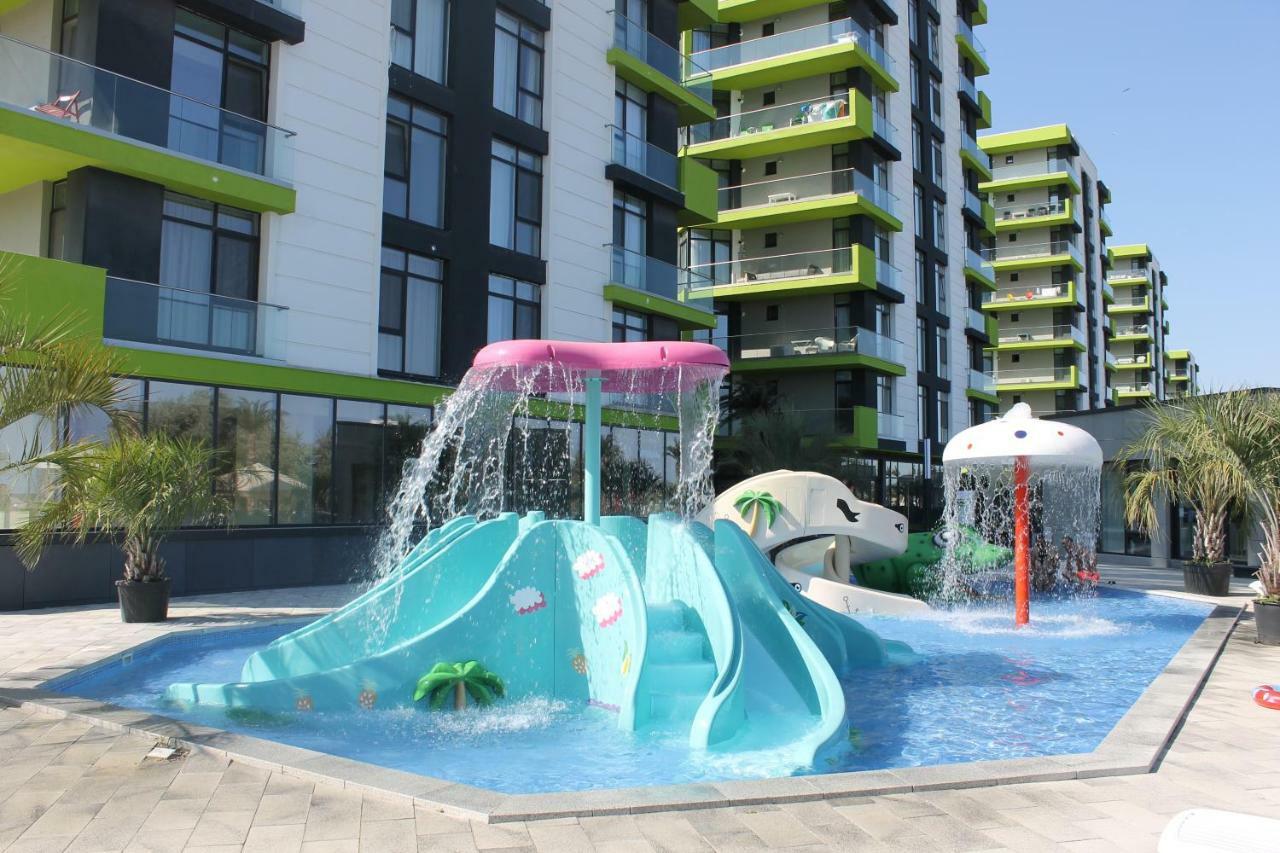 On Beach-Mamaia Residence Năvodari Exteriör bild